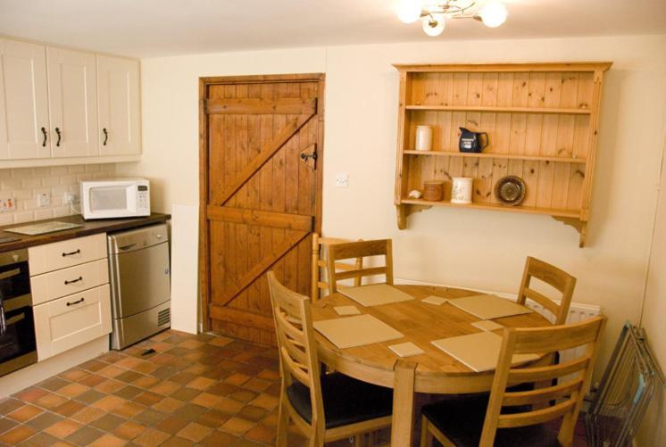 Slieve Donard Cottage Widows Row Cottages นิวคาสเซิล ภายนอก รูปภาพ